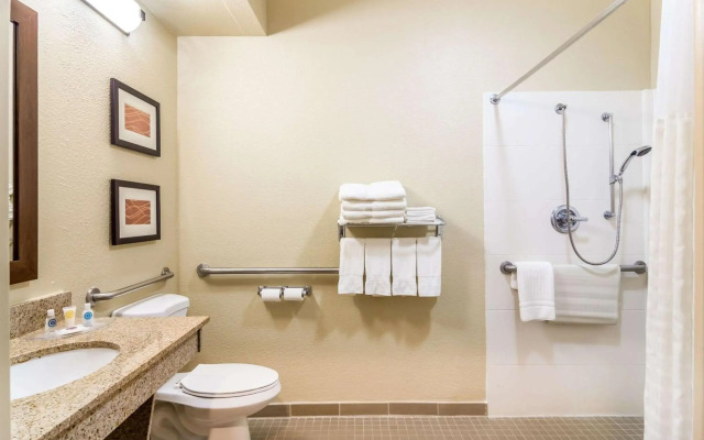 Comfort Suites