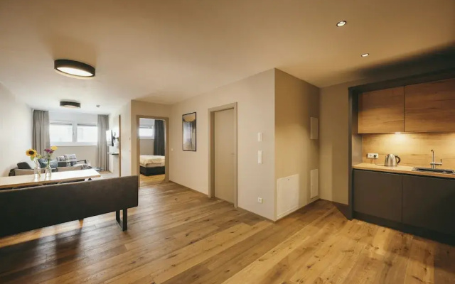 REMIND Apartments
