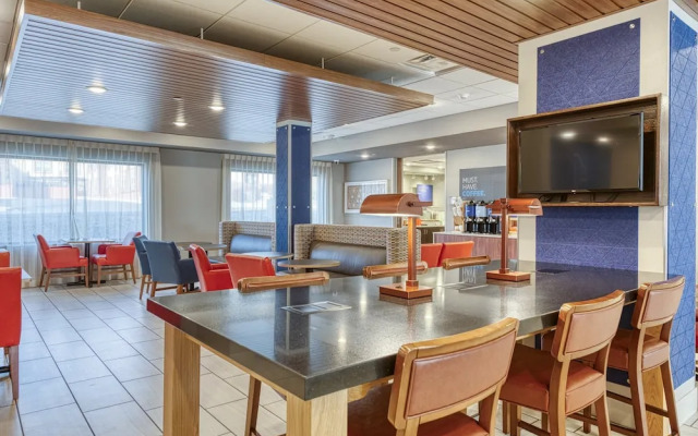 Holiday Inn Express & Suites Manitou Springs by IHG