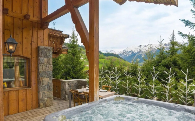 Large Chalet With Barrel Sauna and Whirlpool