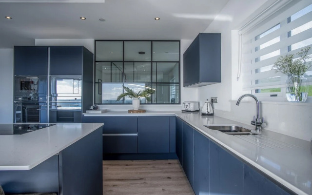 Sunrise - 5 Bedroom Home - Pendine