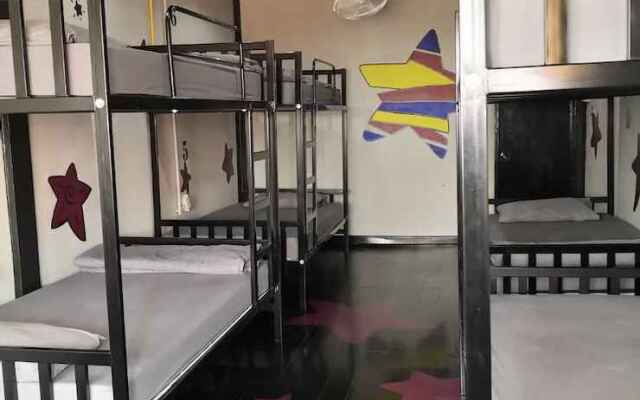 Feel Like Home Dormitory - Hostel