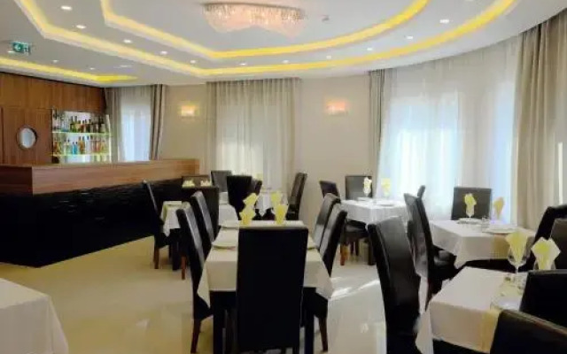 Vácz Hotel