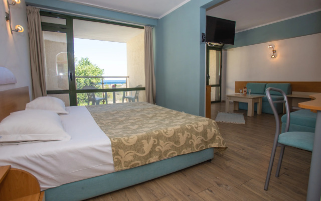 Hotel Amfibia Beach
