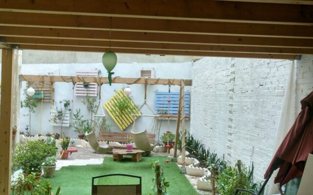 Apartment With 4 Bedrooms in València, With Terrace and Wifi - 5 km Fr