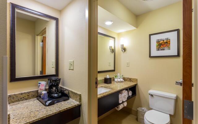Holiday Inn Express Hotel & Suites Edmond by IHG