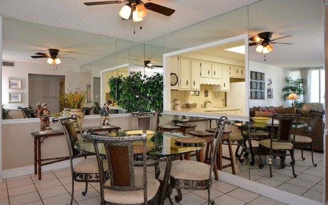 Shoreline 3044 Condo by RedAwning