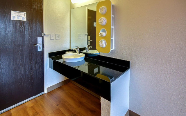 Motel 6 King Of Prussia, PA - Philadelphia