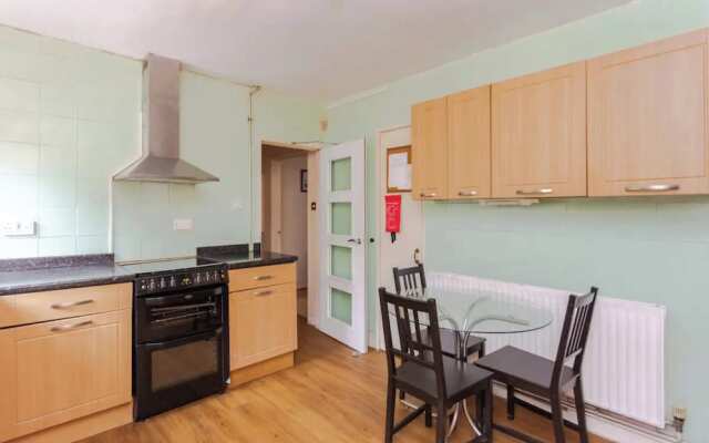 Homely 3 Bedroom House With a Garden