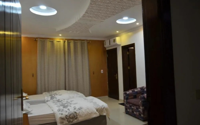 Al Dana Plaza Villas