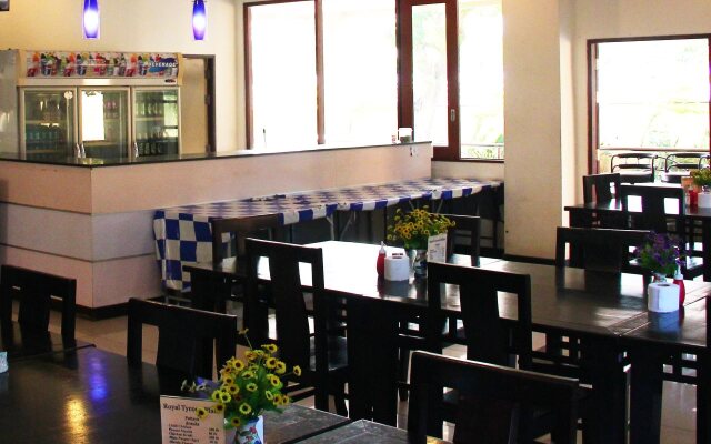 Royal Tycoon Place