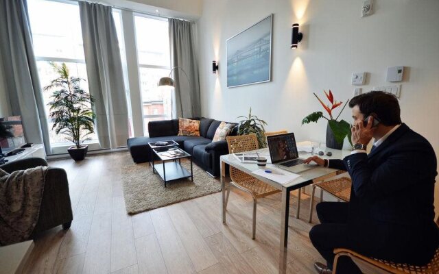 LikeAHotel-Ste Catherine/Downtown Montreal