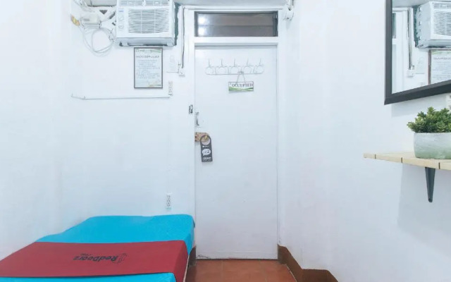 RedDoorz near OWWA Pasay