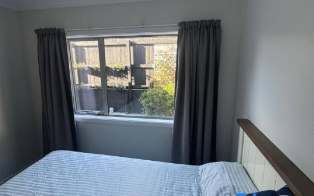 Spacious One-Bedroom with Private Bathroom – Aotea — 3-star hotel in Porirua