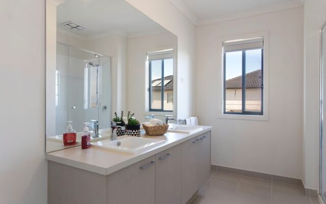 Wyndham Harbour Villa - Melbourne