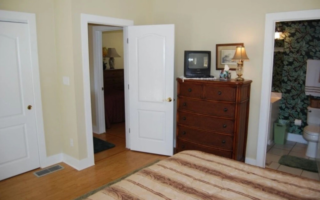 Seaclusion 18A - 2 Br Condo