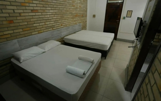 Economy Flat