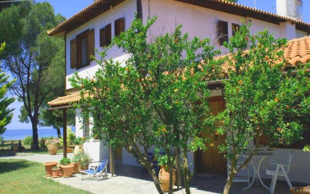 Beaufort Wildwood Mansion, Nikiti