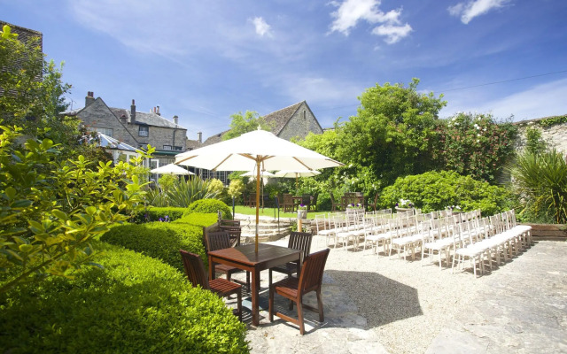 Bay Tree Hotel