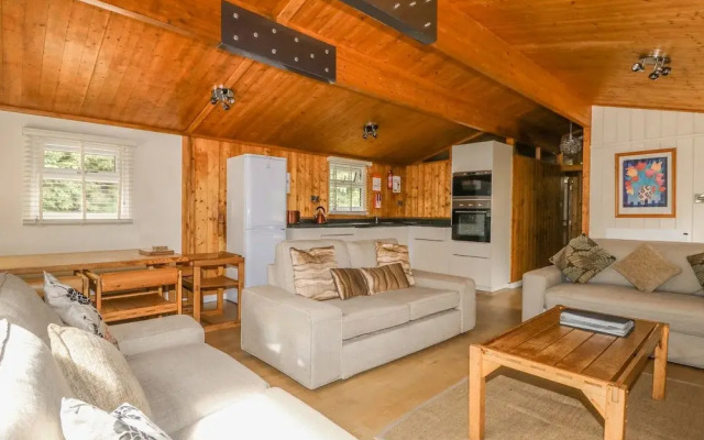 Ash Lodge