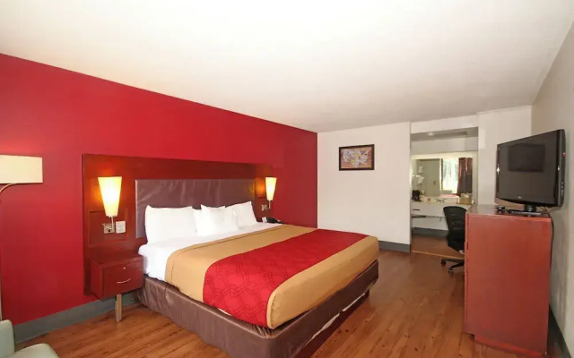 Econo Lodge Pilot Mountain