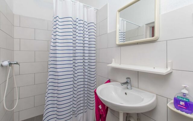 Apartments and Rooms Perica