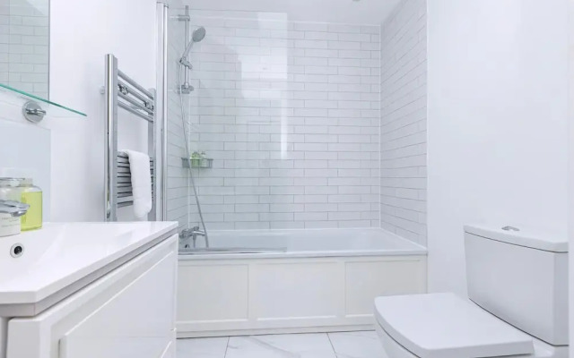 Stylish Three-bed Flat in Marylebone