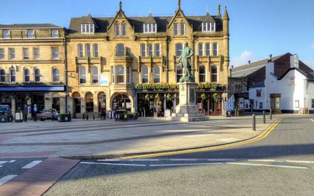 Cosy 1-bed Apartment in Bury Town Centre