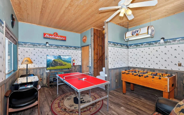 Yosemite Pines Cabin - Sleeps 8