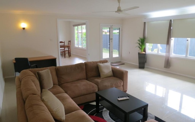 Edge Hill Clean & Green Cairns, 7 Minutes from the Airport, 7 Minutes to Cairns CBD & Reef Fleet Terminal – Guest Rooms – Cairns