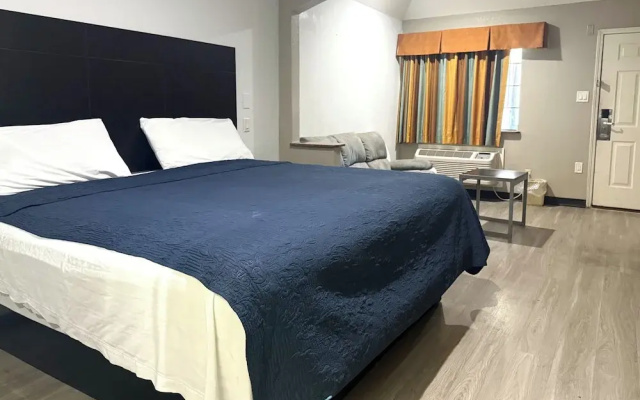 Hotel O Regency Suites Houston - IAH Beltway 8
