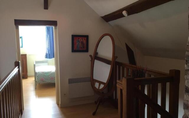 Gîte Bourbon-l'Archambault, 4 pièces, 6 personnes - FR-1-489-87