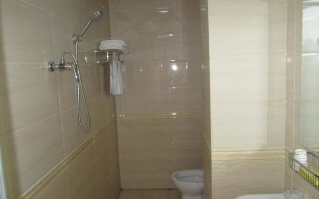 Yangguang Xinyue Business Hotel