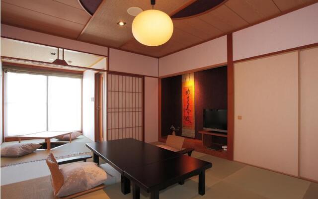 Nagahama Taiko Onsen Hamakogetsu