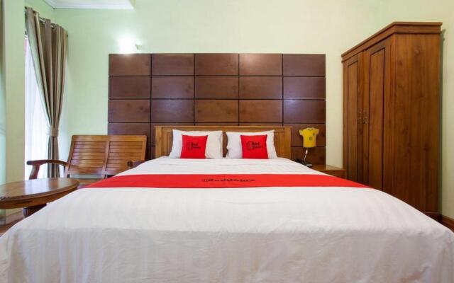 RedDoorz near Juanda International Airport
