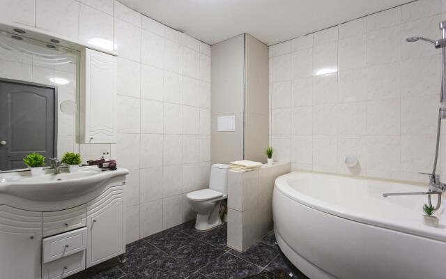 Moment House on Novotushinsky passage