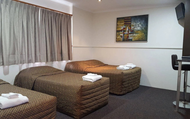 The Commercial Hotel Motel