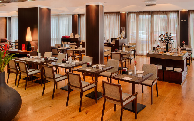 Отель NH Collection Roma Giustiniano