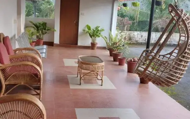 Family Estate Stay Near Murnad