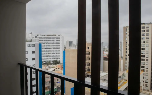 w Radiant 1BR w Private Balcony in Miraflores