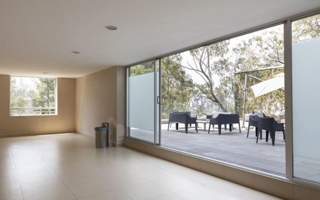 Bright Condo With Gym and Security 24 hrs