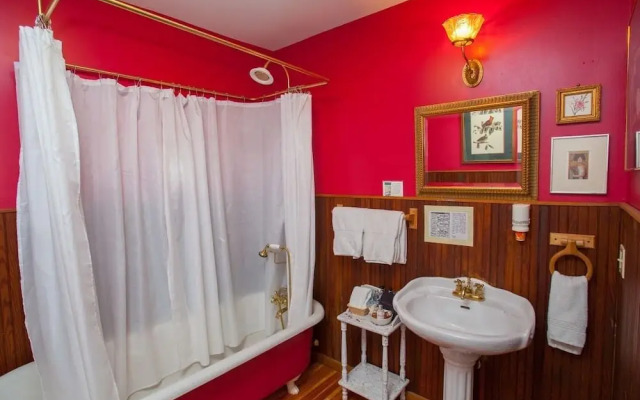 Fairlawn Inn
