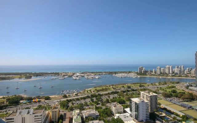 Stylish 3 Bedroom Apartment In Goldcoast