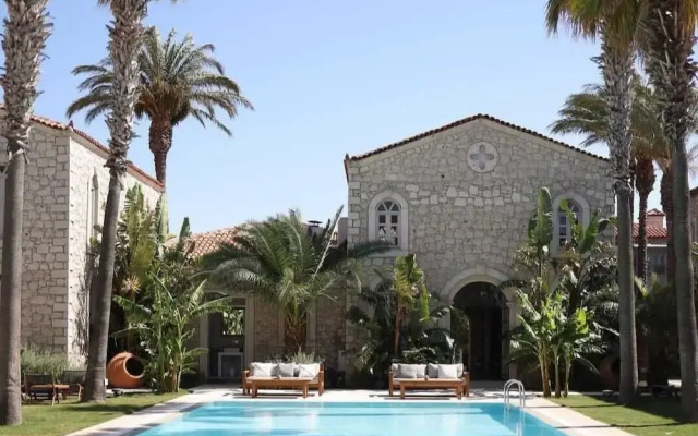 Manastir Alacati Hotel