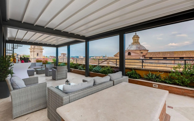 Navona Queen Rooftop
