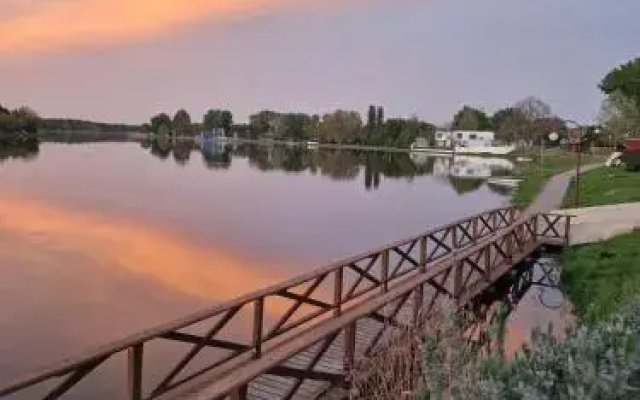 Tó Szálló
