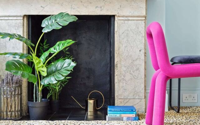 Elegant 1-bed Apt, Sleeps 4, in Chelsea