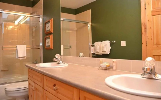 Elk Ridge Townhomes Unit 422 by RedAwning