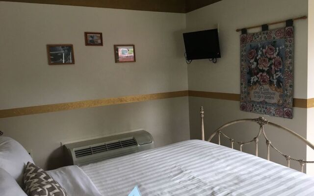 Sugarcreek Village Inn