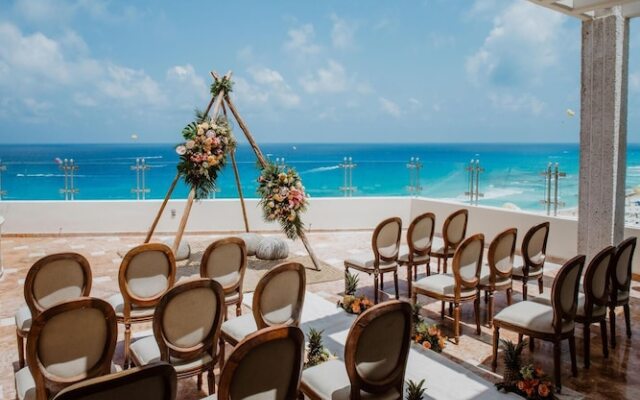 1BDSandos Cancun Beachfront&LuxuryResort